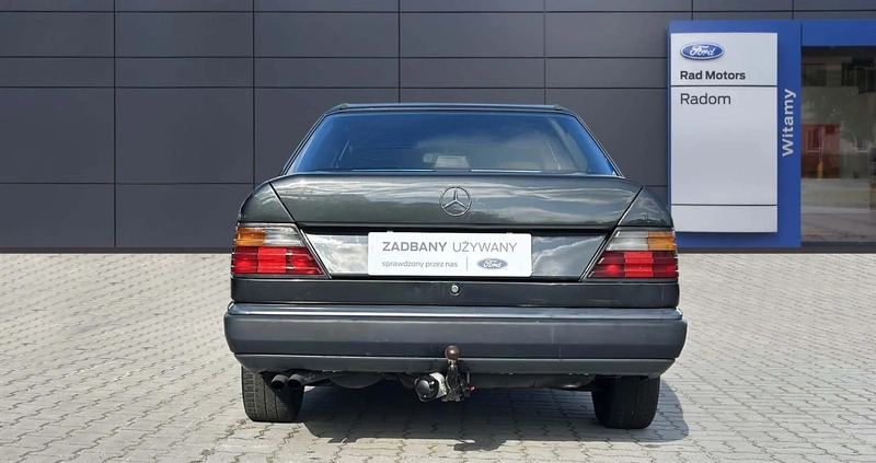 Mercedes-Benz W124 (1984-1993) cena 24400 przebieg: 239255, rok produkcji 1985 z Radom małe 436